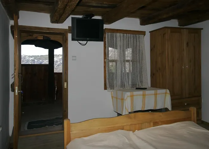 Kruchma Bratyata Guest house Kovacevica